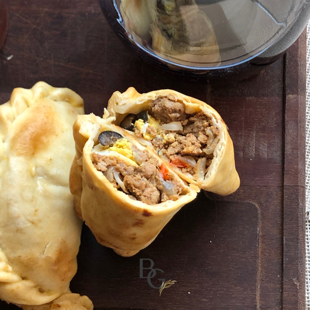 Empanadas de carne 12 pza
